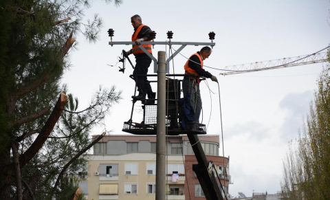 Rikonstruksion i kabinave: OSHEE njofton nderprerje energjie ne Tirane